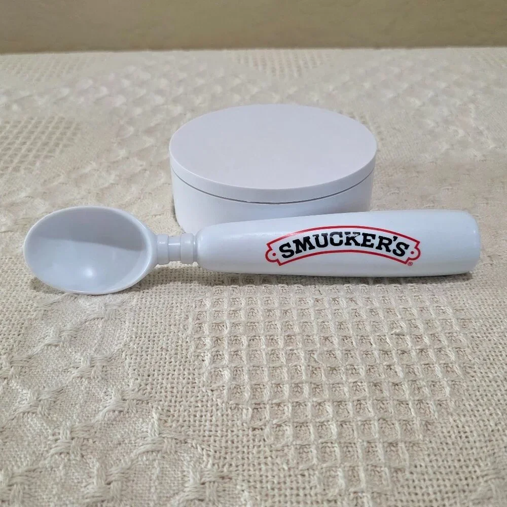 Vintage SMUCKERS Logo White Hollow Handle Plastic Ice Cream Scoop